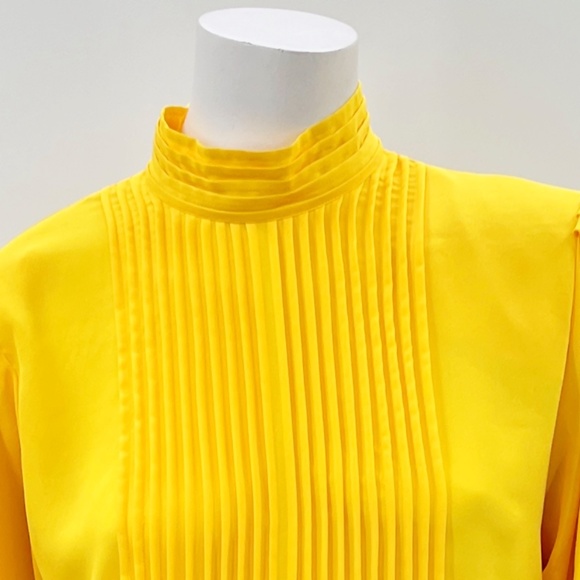 Simon Chang Yellow Button Back Blouse - Picture 3 of 11
